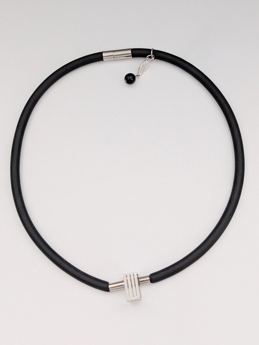 🇨🇦 NWOT Black Rubber Necklet Necklace w/Removable Silver-Tone Pendant